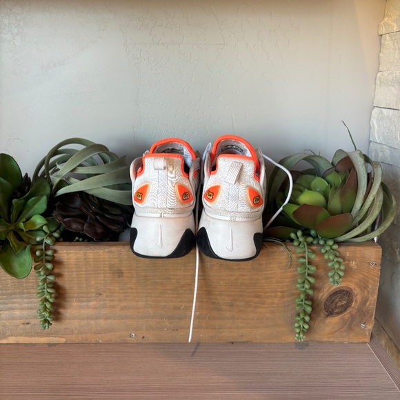 Nike Zoom 2K Platinum Orange Athletic Sneakers Zm Air W 7.5 - Picture 4 of 4